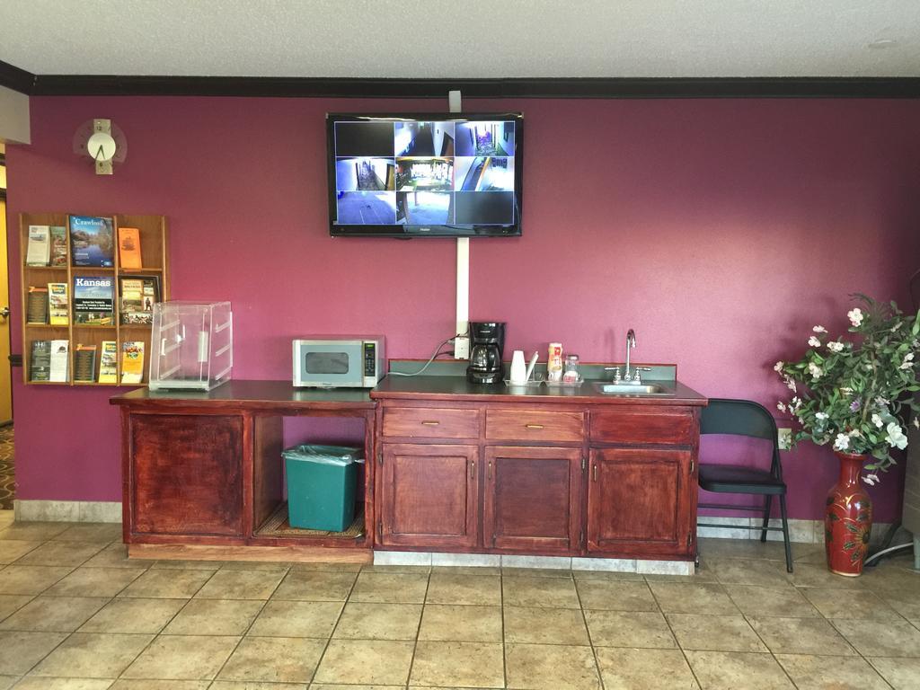Holiday Lodge Pittsburg Bagian luar foto